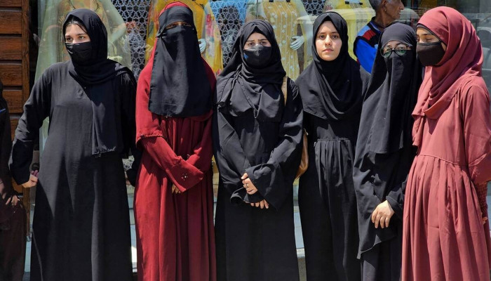 Srinagar School Offers Apology Following Controversy Over Alleged Abaya Ban