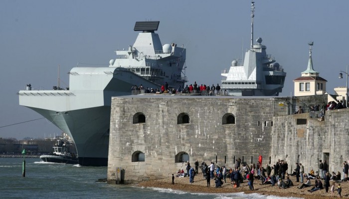 Royal Navy HMS Queen Elizabeth aircraft carrier to visit Japan and ...